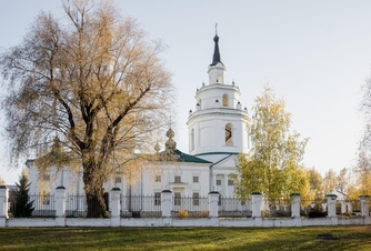 Зайти в церковь Успения Божией Матери