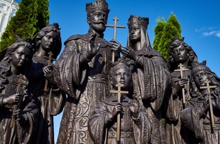 The Monument to the Royal Family
