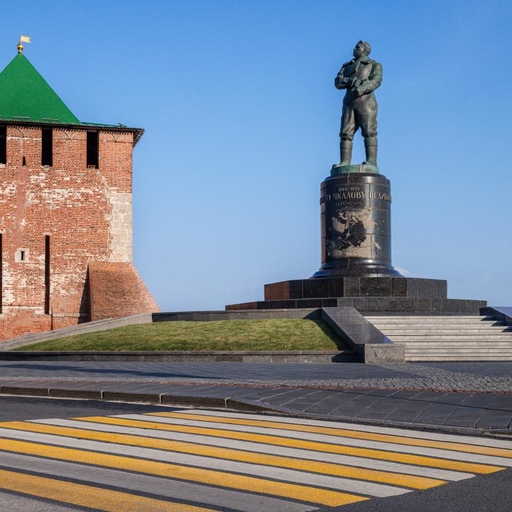 Памятник Валерию Чкалову