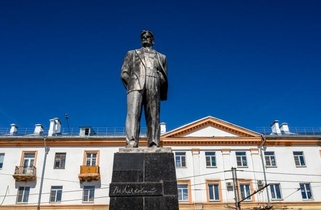 Памятник Владимиру Маяковскому