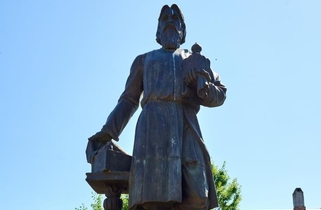 Monument to the Merchants of Russia