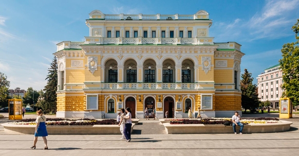 Нижегородский театр драмы имени Горького: спектакли на все времена, Шаляпин и самая роскошная в городе люстра