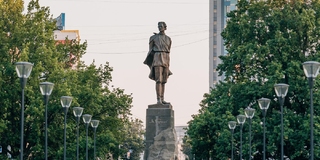 Памятник Максиму Горькому