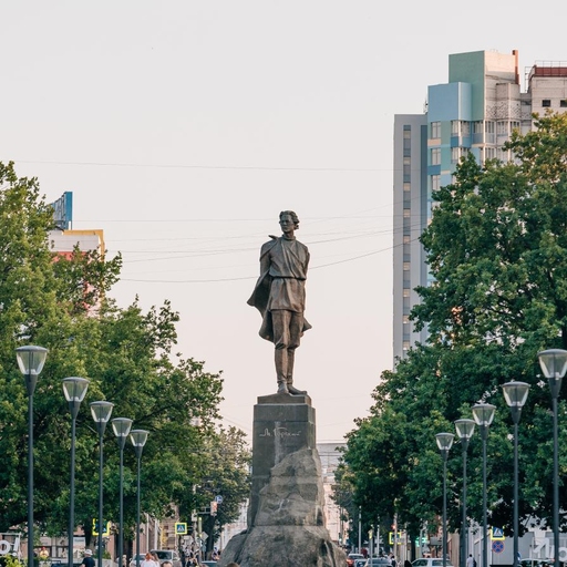 Памятник Максиму Горькому