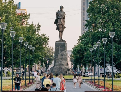 Памятник Максиму Горькому