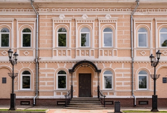 Разглядеть детали старинной архитектуры