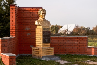 Найти памятники известным татарским певцам