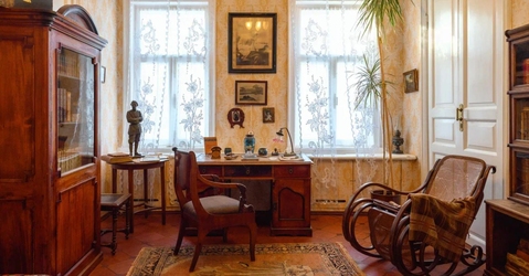 Where are the Main Gorky-Related Houses in Nizhny Novgorod?