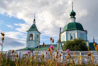 Examine the architecture of the Church of Our Savior