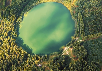 Lake Svetloyar Lake and the Sheremetyevo Castle