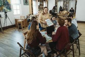 Почитать современные книжки в Ex Libris
