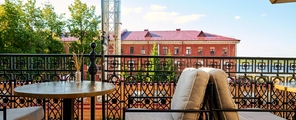 Red wall, ул. Кожевенная, 2