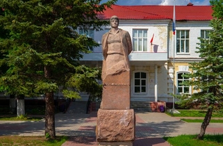 Памятник Борису Корнилову