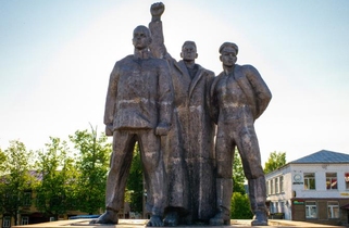 Monument to the three Communists