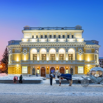 Нижегородский театр драмы имени Горького: спектакли на все времена, Шаляпин и самая роскошная в городе люстра