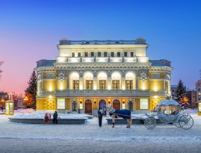 Театральная площадь