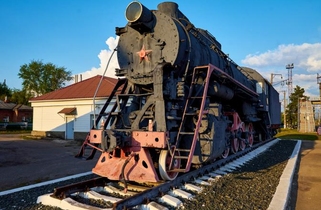 Памятник паровозу