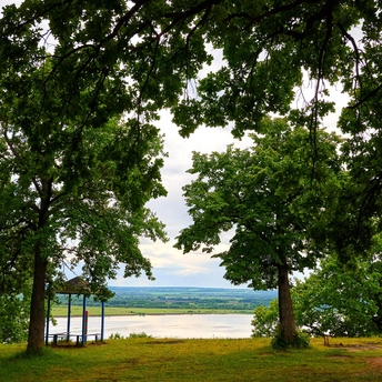 Mud treatments, cedarwood barrels, and traditional children's camps - sanatoriums in the Nizhny Novgorod region