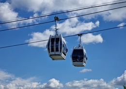A cable car ride and a visit to the Pechersk Monastery