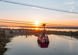 A cable car ride and a visit to the Pechersk Monastery