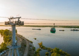 A cable car ride and a visit to the Pechersk Monastery