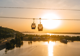 A cable car ride and a visit to the Pechersk Monastery